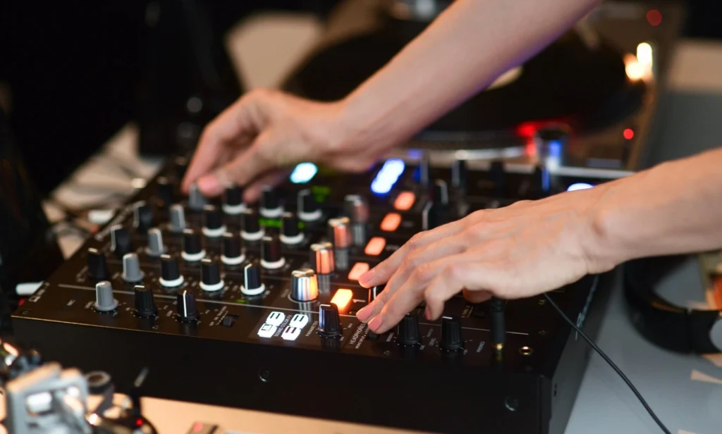 Dj ing c eva puella ffcbb99c